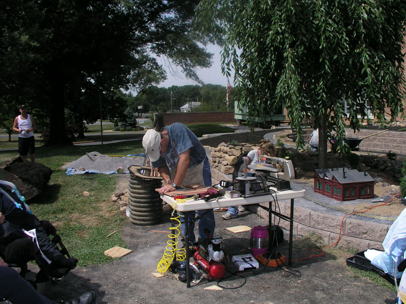 2005 Western Md train garden building part 2 027