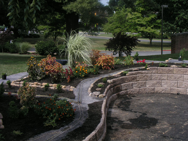 2005 Western Md train garden building part 2 032