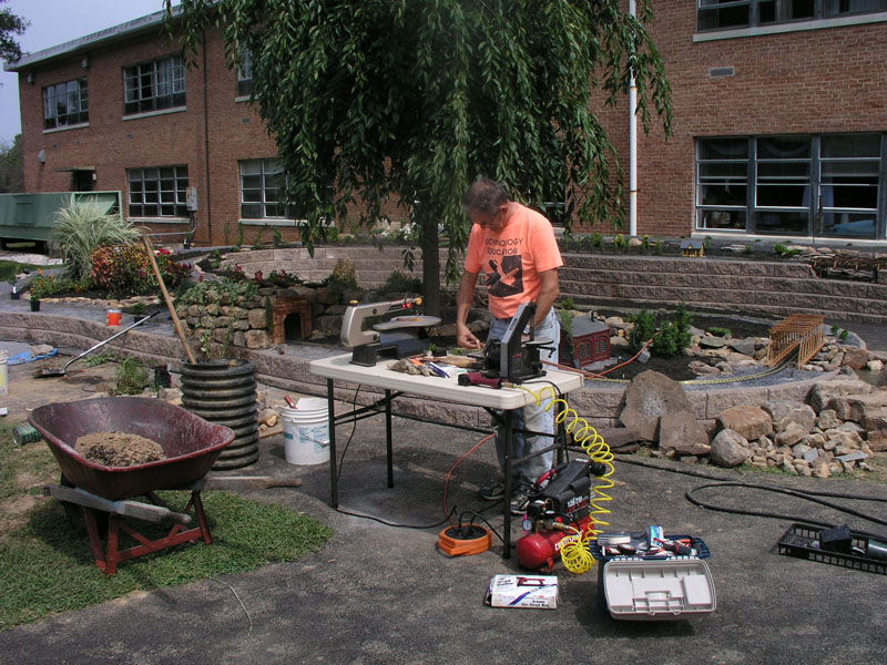 2005 Western Md train garden building part 2 033
