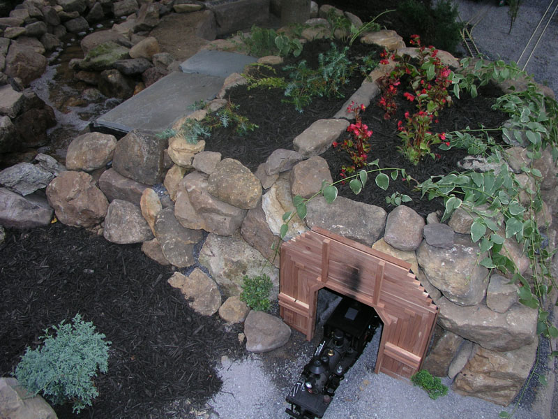 2005 Western Md train garden building part 2 041